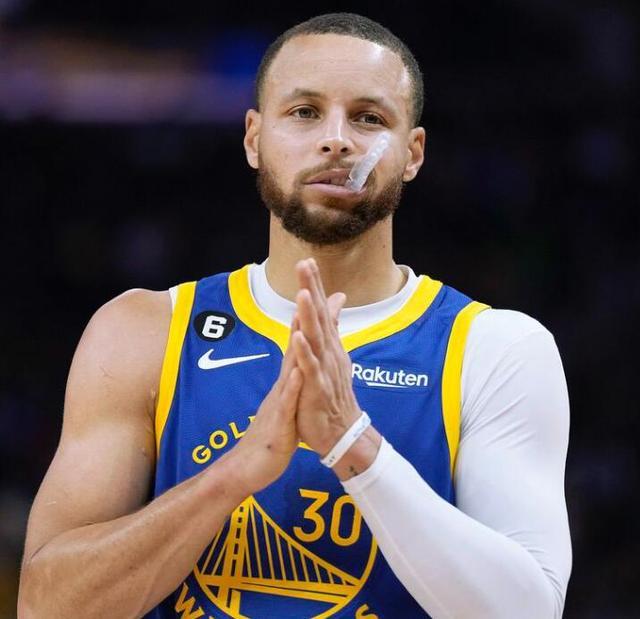 武汉车谷江大女足亚冠第二轮首发：王霜领衔，邓梦晔单箭头（亚冠次轮武汉车谷江大女足首发出炉：王霜坐镇，邓梦晔单箭头）