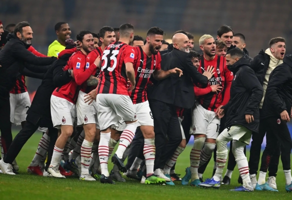 曼城大胜桑德兰，积分榜差距缩小（曼城狂胜桑德兰，联赛积分差距拉近）