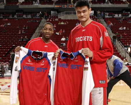 上海队记：李添荣手伤复发 偰李永炜甲流 两人都将缺席一段时间（上海队伤病更新：李添荣手伤复发，偰李永炜感染甲流，两人将暂时缺阵）