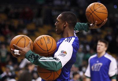 砍瓜切菜！U17国足4连胜轰38球失0球，末轮不败即晋级（U17国足势不可挡！四连胜狂轰38球零失，末轮不败即可晋级）