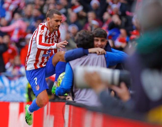 斯帕莱蒂：戴维需要连续踢五场？难道我也得带皇马巴萨五场？（斯帕莱蒂：戴维必须连踢五场？那我也得连带皇马、巴萨五场吗？）