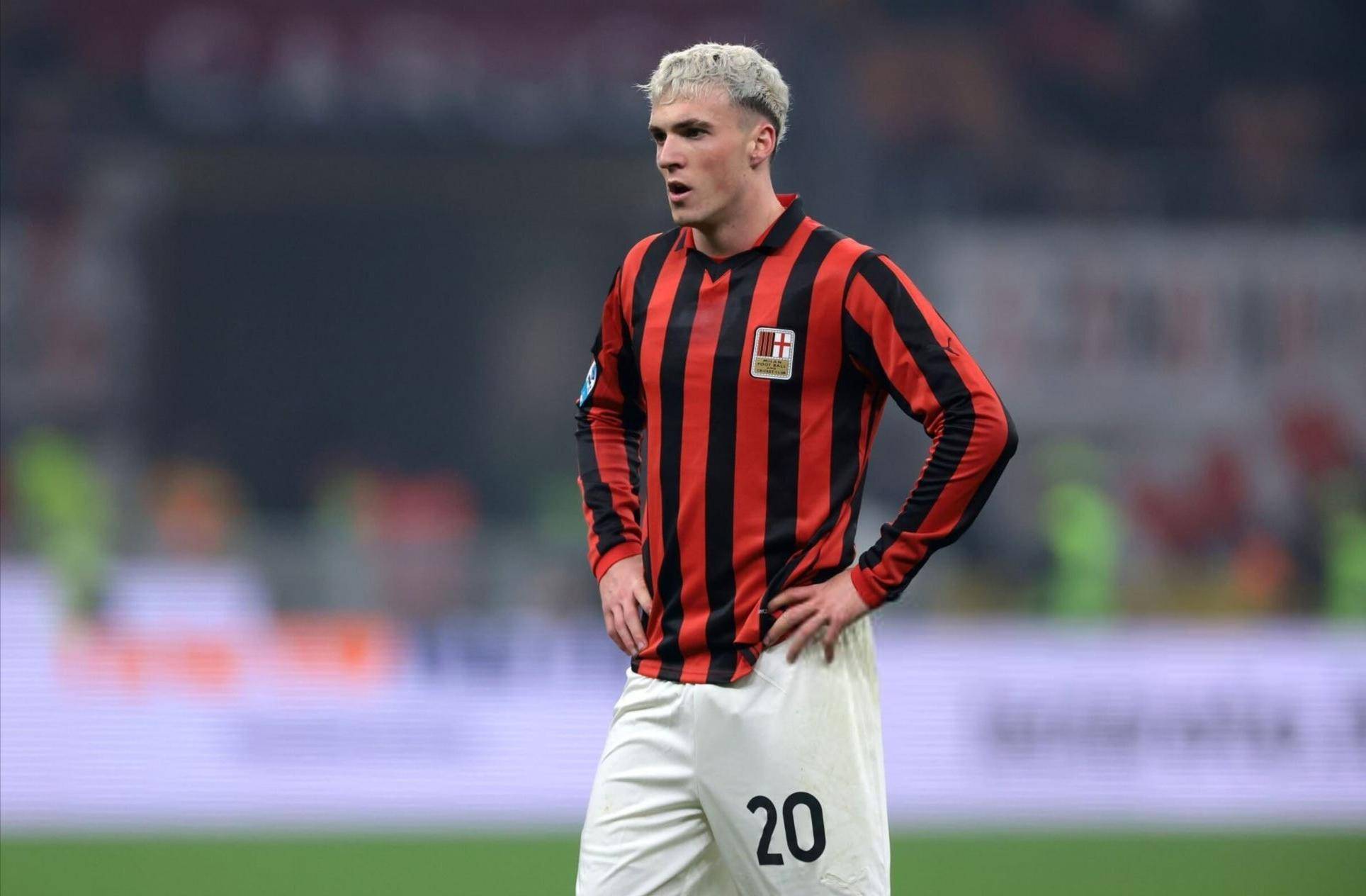 大比分获胜！王楚钦谈“莎头组合”：比以前合拍很多（大胜在握！王楚钦谈“莎头组合”：比从前更默契）