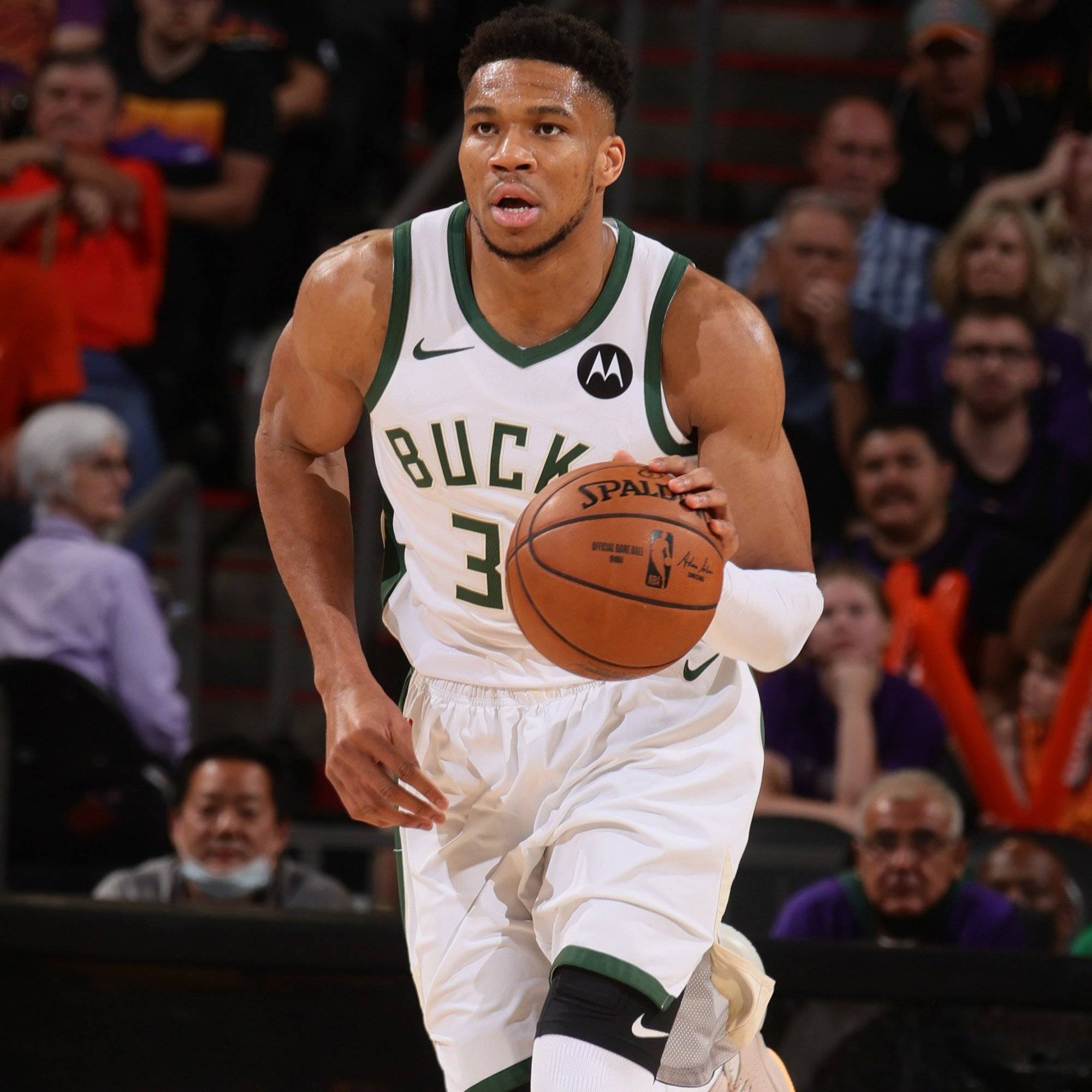 斯卢茨基：米内罗已经做好首发的准备，目前球队人员比较齐整（斯卢茨基称米内罗已具备首发条件，球队阵容基本齐整）