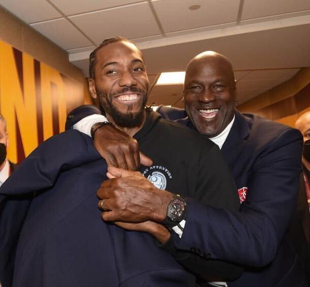 首尔外援亚赞：祝贺海港夺冠；只要团结一致就一定会有好结果（首尔外援亚赞祝贺海港夺冠：团结一心终有好结果）