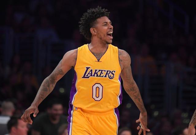 土鸡PK桑巴！国际排联认证这是本届VNL至今最激烈的强强对话！（土鸡大战桑巴：国际排联认定为本届VNL迄今最火爆的强强对决）