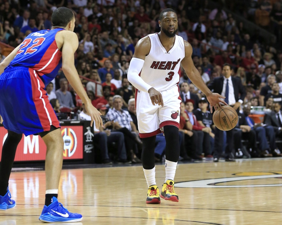 西媒：因提前将C罗替换下场，利雅得胜利主帅遭球迷猛批（西媒：提前换下C罗惹争议，利雅得胜利主帅遭球迷炮轰）