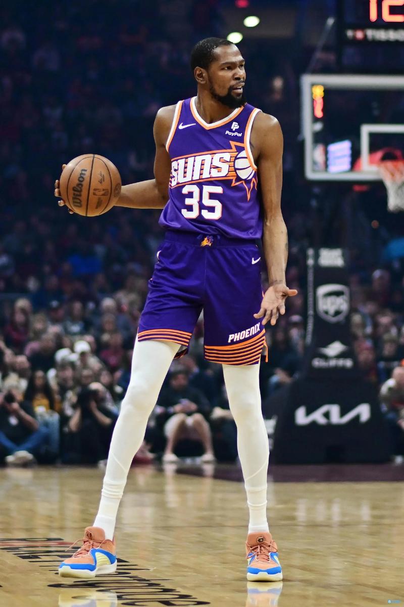 报价超十亿英镑，英媒：派拉蒙获得四年在英国的欧冠转播权（英媒称：派拉蒙以逾10亿英镑拿下英国地区四年欧冠转播权）